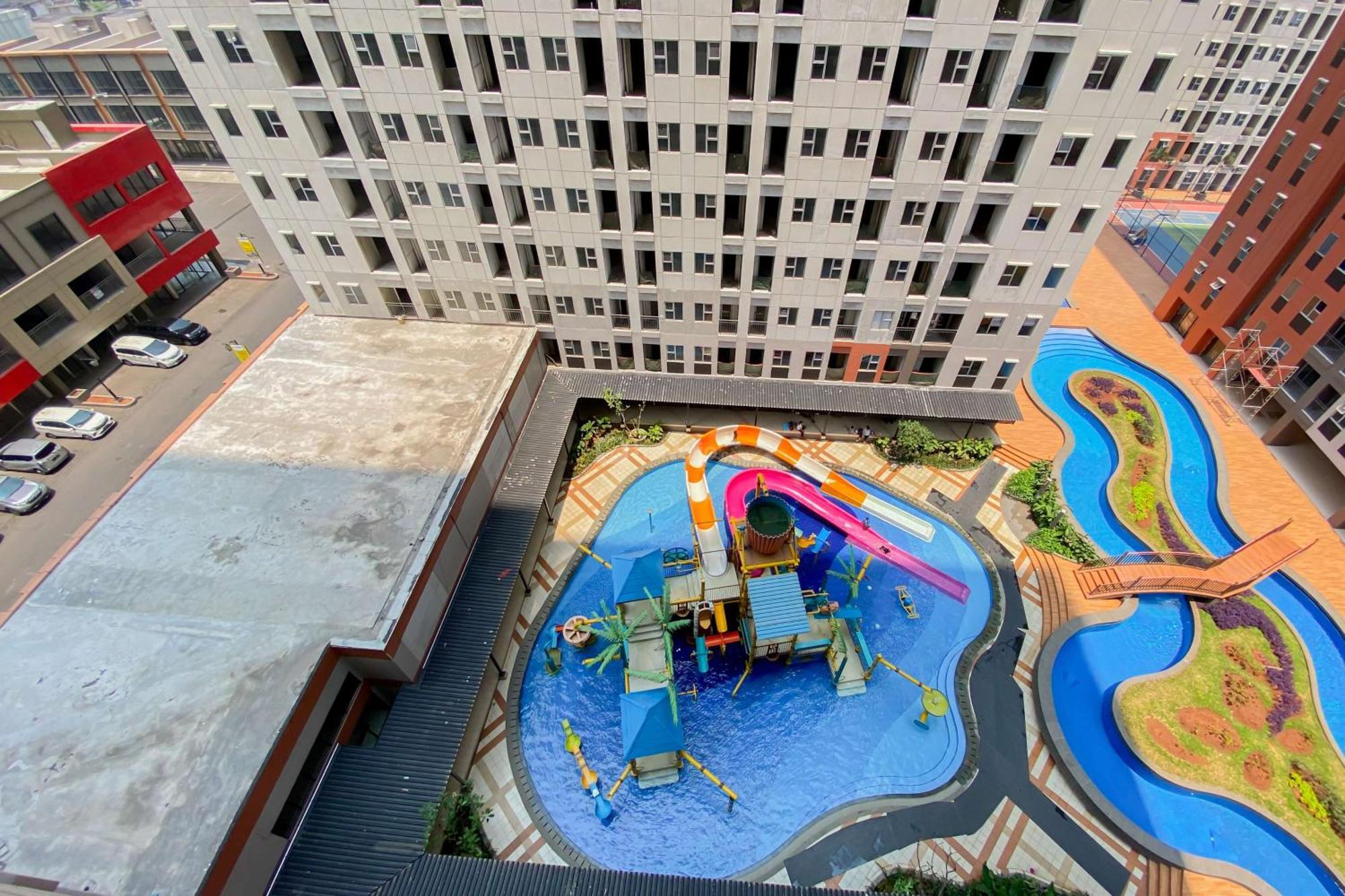 Minimalist And Cozy Transpark Juanda Timur By Travelio Apartemen Bekasi